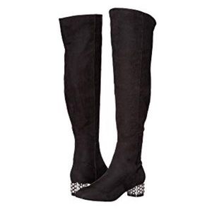 Over the knee boots with pearl detail in the heal